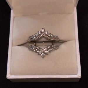 Womens wedding ring enhancer